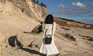 Sac de plage en jute tissé à la main, robuste, avec doublure en raphia, construction résistante, ne se déchire pas même lorsqu'il est entièrement chargé - Product Image 3