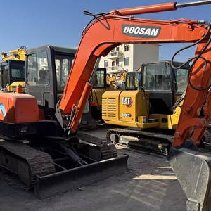 Mini-excavatrice Doosan DH55 d'occasion de 5,5 tonnes avec moteur, boîte de vitesses, engrenages et roulements d'origine, pompe hydraulique et moteur PLC - Product Image 1