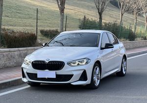 <span class=keywords><strong>BMW</strong></span> <span class=keywords><strong>Serie</strong></span> <span class=keywords><strong>1</strong></span> <span class=keywords><strong>2022</strong></span> 120M Sport Shadow <span class=keywords><strong>1</strong></span>.5T, Auto Usado para el Mercado Ruso, Pintura Original, SUV en China, Buen Estado - Product Image 2