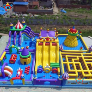 Aire de jeux gonflable géante avec labyrinthe, grande structure de saut 20x20m, capacité 5-10 personnes, installation facile - WINWAYTOYS Parc d'aventure en plein air - Product Image 1