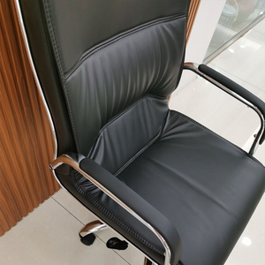Silla de Oficina Ejecutiva Contemporánea de Cuero Sintético de Buena Calidad con Función Reclinable para Uso en Taller - Product Image 3
