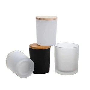 Nouveaux pots à bougies cylindriques classiques avec couvercle en bambou et boîte, verre givré noir et blanc 8oz - Product Image 2