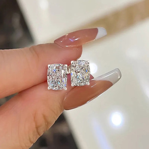 Orecchini a Perno Geometrici Quadrati per Donne, Accessorio Semplice per Uso Quotidiano, Gioiello di Moda - Product Image 6