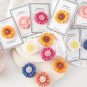 Vela Aromática de Girasol y Margarita, Hecha a Mano con Cera de Soya, Vela Floral para Decoración del Hogar, Accesorio para Fotos, Recuerdo para Fiestas - Product Image 3