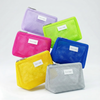 Kit de beauté GWP clé en main, sac cosmétique portable de luxe en maille violette, brosse à cuir chevelu Gua Sha en acier inoxydable avec fermeture éclair, logo personnalisé, bien-être