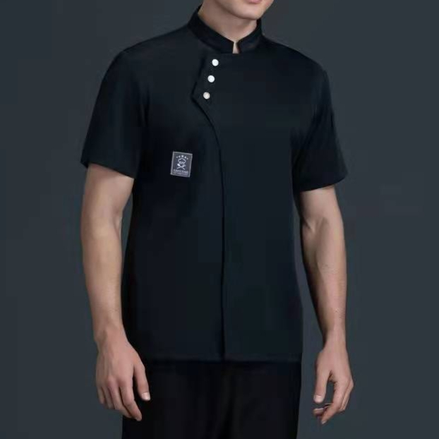 Noir [manches courtes] avec trois boutons