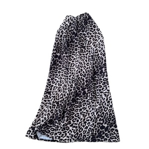 Jupe en satin imprimé léopard haut de gamme pour femme, coupe ajustée, style queue de poisson, polyvalente, pour l'été, inspirée de la mode française - Product Image 4