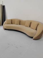 Canapé en velours courbé minimaliste italien, ensemble modulable en forme d'arc, pour salon de villa, salon de beauté, canapé de luxe ondulé en bois
