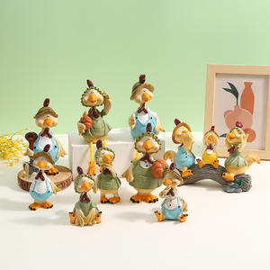 Ornement artisanal en résine mignon de style dessin animé, couple mignon de la campagne américaine, poulet suspendu, ornement de voiture, décoration de jardin - Product Image 1