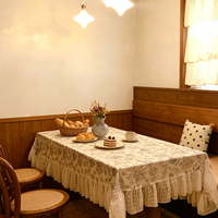 Vitrine de présentation de pâtisseries sur mesure avec éclairage LED/design intérieur de boulangerie