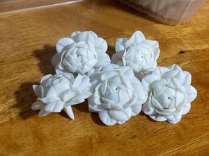 Cuentas de Flores de Jazmín de Doble Capa Hechas a Mano con Orificio de 3 cm, Artesanía Tailandesa, Estas Hermosas Cuentas de Jazmín de Doble Capa - Product Image 2