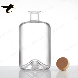 Botellas de Vidrio Redondas Vacías Personalizadas para Licores (500ml/750ml/700ml) con Sello de Corcho y Serigrafía para Vodka, Ginebra, Whisky y Licores - Product Image 4