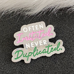 Alpha cô gái xinh đẹp nữ sinh ve áo Pin trang sức màu hồng và màu xanh lá cây tuyên bố với đám cưới độc đáo và những dịp tham gia - Product Image 1