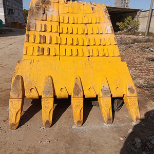 Equipo de Construcción Usado Komatsu PC400-8 PC220 PC200 PC300 PC240 PC360 PC450 con Motor Cummins, Excelente Rendimiento, 40 Toneladas - Product Image 3