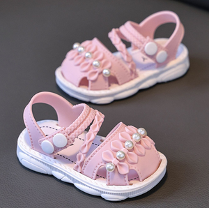Chaussures de marche respirantes pour bébé avec couvre-orteils, semelle souple antidérapante en PVC, sandales en caoutchouc fabriquées en Chine - Product Image 2