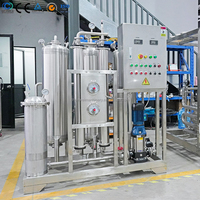 Ligne de production entièrement automatique 3-en-1 pour le remplissage et l'embouteillage d'eau pure minérale en bouteilles PET