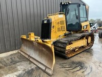 Bulldozer Caterpillar D4K2 LGP fabriqué au Japon avec pompe et roulement, 95 % neuf, prix bas pour les ventes rapides