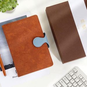 En stock, carnet à couverture rigide en cuir A5 avec boucle magnétique simple, carnet de planification de haute qualité, carnet de journal pour l'école - Product Image 5