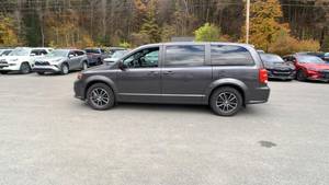 Voitures d'occasion à vendre : <span class=keywords><strong>Dodge</strong></span> Grand <span class=keywords><strong>Caravan</strong></span> SE Plus 4 portes Mini-Van Turbo Cuir Foncé ACC R20, Modèle 2020, Qualité Supérieure, Meilleur <span class=keywords><strong>Prix</strong></span>, Vente en Gros - Product Image 5