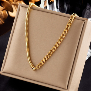 European American Fashion Minimalist Gold Plated Chain Necklace Star Pattern Party Jewelry Titanium Steel Clavicle Chain - Product Image 4