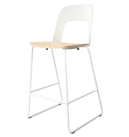 Tabouret de bar haut empilable à structure métallique durable de conception scandinave conforme à la norme ANSI/BIFMA pour la maison, les bars et les hôtels