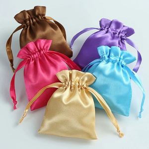 Pochette en satin de soie avec cordon de serrage pour bijoux, emballage de mariage, pochettes cadeaux personnalisées rose/bleu/violet/rouge/argent - Product Image 1