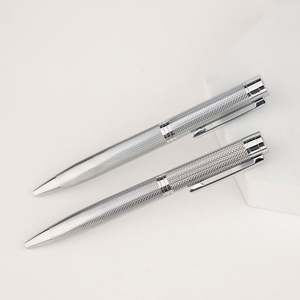 Exquisito Bolígrafo de Metal con Rodillo Giratorio y Recubrimiento Electrolítico, con Figura Grabada y Diseño de Logotipo Personalizado - Product Image 6