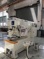 Machine de poinçonnage de trous à gorge profonde pneumatique Équipement de perforation de tôle avec moteur à roulement et composants de pompe