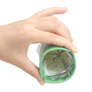 Bolsa de Maquillaje Multifuncional de Cuero PU, Segura y a Prueba de Derrames, con Cierre Automático de Resorte - Product Image 2
