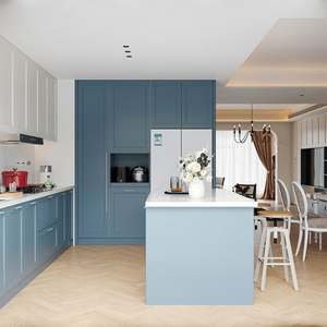 Cocina Santopova con un Estilo Azul: Diseño de Isla y Ambiente Elegante - Product Image 3