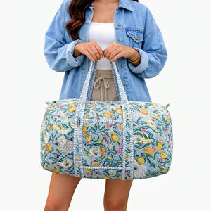 Sac de voyage jacquard bleu clair à motif floral de citron et de perroquet, grande capacité, sac de week-end - Product Image 1