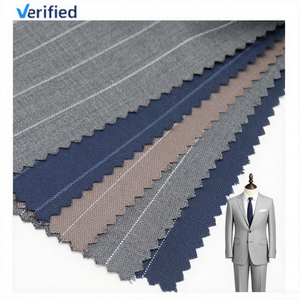 Tissu de costume en <span class=keywords><strong>laine</strong></span> à rayures Super <span class=keywords><strong>Fine</strong></span> 50% W 50% P Tissu peigné en <span class=keywords><strong>laine</strong></span> mérinos/polyester pour costume pour homme adapté à toutes les saisons - Product Image 1