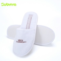 Chaussons d'hôtel jetables en polaire corail blanc doux de luxe, semelle antidérapante à pois, pour chambre d'hôtes et spa