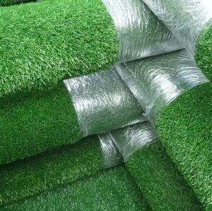 Césped artificial resistente a los rayos UV Césped sintético realista para paisajismo de jardines modernos Césped sintético para exteriores - Product Image 1
