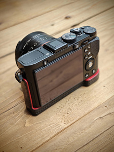 Appareil photo portable Sony Cyber-shot DSC-RX1R avec objectif 24,3 MP, appareil photo plein format pour la photographie de rue - Product Image 6