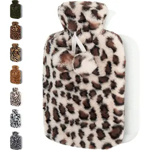 Garrafa de água quente de 2l com capa macia de leopardo, bolsa clássica de água quente para alívio de dor, cólicas, noites confortáveis-pés e aquecedor de cama