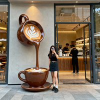 Sculpture de café en fibre de verre sculptée, design moderne de luxe, écologique et personnalisée, pour l'aménagement de café