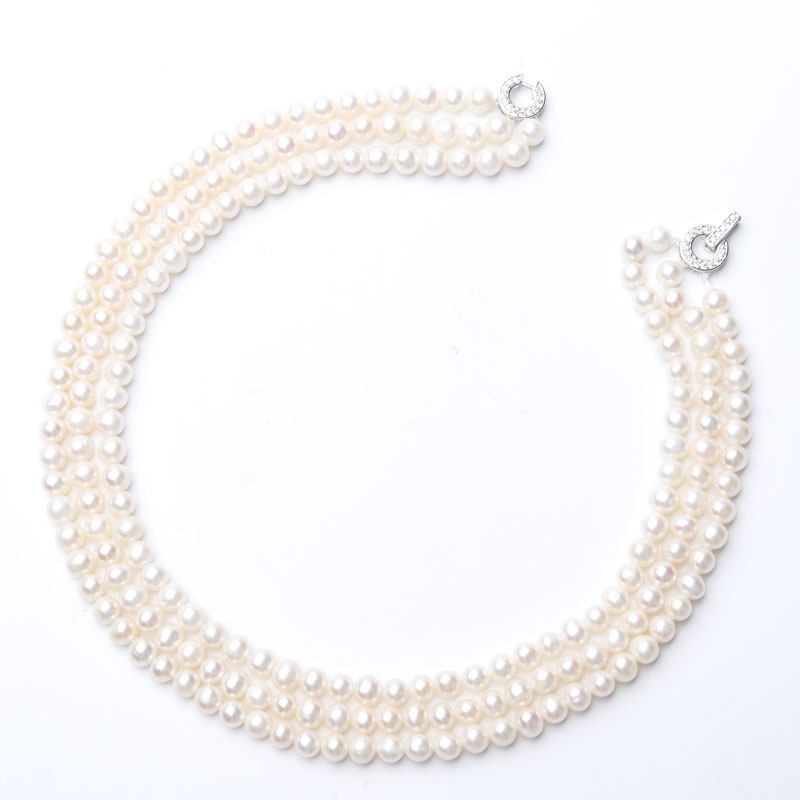 Collier unique (chacun légèrement différent)