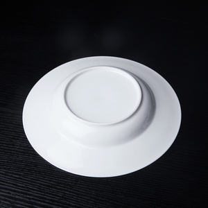 Elegante Plato Hondo Redondo de Cerámica Blanca con Diseño de Cuadrícula y Borde Ancho para Sopa o Cena - Product Image 6