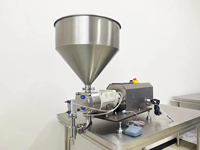 Remplisseuse pneumatique semi-automatique de beurre d'arachide liquide visqueux de 20 à 5000ml pour la gelée de yaourt la pâte de tomate la confiture la sauce au miel