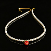 Collier en laiton avec perles rouges et perles de culture, style français vintage, motif fruit, chaîne de clavicule plaquée or 18 carats, cadeau