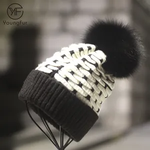 Commercio all'ingrosso Di Natale Beanie Personalizzata Lavorato A Maglia Pelliccia di Volpe Pom Pom Knit di Inverno Del Cappello Del Beanie per Le Donne