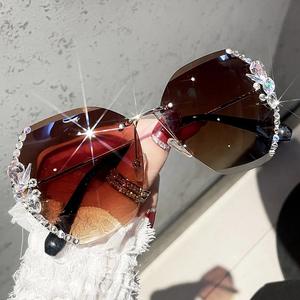 2025 New Fashion Rhinester Sunglasses Female Slimming Sunglasses Tide Sunscreen Anti-UV <strong>Korean</strong> Style <strong>Glasses</strong> - Product Image 3