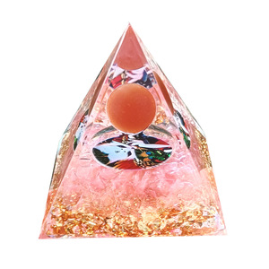 Adorno de Resina Pirámide de Cristal, Bola Roja, Sandía, Zorro de Cristal, Decoración para el Hogar, Artesanía Artística de Escritorio, Regalo - Product Image 5