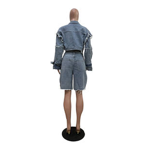 ชุดเดนิมแฟชั่นใหม่ 2 ชิ้น ชุดผู้หญิง เสื้อครอปแขนยาวแบบต่อผ้า + กางเกงขาสั้น สตรีทแวร์ผู้หญิง - Product Image 5