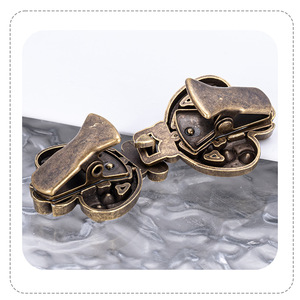 Clip pour châle, clip pour pull style rétro européen et américain, clip pour écharpe femme avec strass, anti-exposition, fixation de col, fixation d'écharpe - Product Image 1