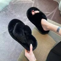 Sepatu berbulu lembut wanita, Kasut dalam ruangan Anti slip dan Anti bau hangat putih musim gugur dan dingin Ins gaya