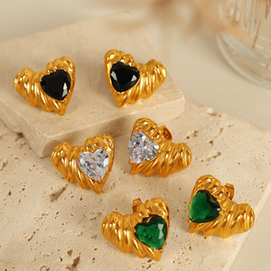 Pendientes con forma de corazón chapados en oro con incrustaciones de cristal para mujer, joyería de fiesta EH771 - Product Image 1