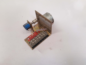 Potentiomètre 8271-753 D, Relais 24 Volts, Contrôleur PLC, Automatique Industriel - Product Image 2