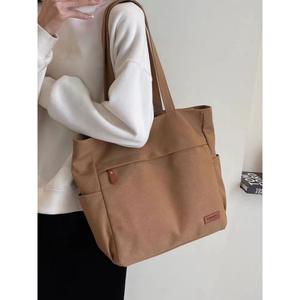 Borsa con Cerniera in Tela Stile Giapponese Grande Capacità Nuovo Modello Studentesco Versatile Casual Semplice Borsa a Tracolla per Lezioni e Pendolarismo - Product Image 5